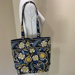 Vera Bradley paisley tote with toggle opening